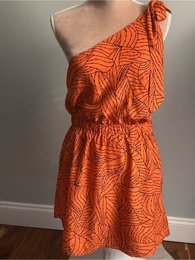 ⭐️⭐️ One-Shoulder Orange Printed Summer Dress- size Large